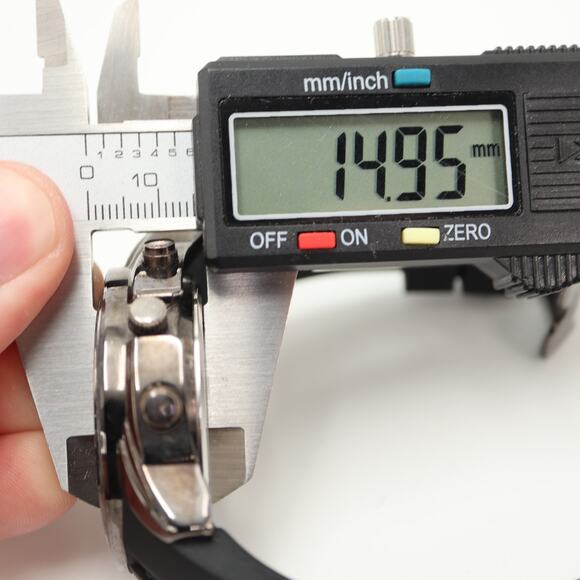 Kenneth Cole Reaction Mens 45mm AnaDigi Watch Black Alarm Chrono w New Battery - Picture 3 of 14